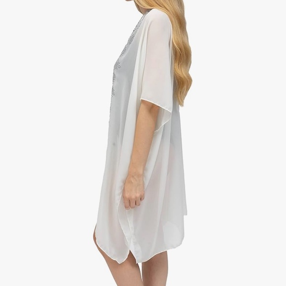 Jessica Mcclintock kimono bridal with pearls and studs embellishments one size